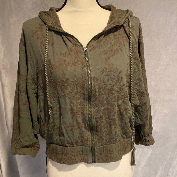 saturday sunday Jackets & Blazers - 4/$44 Anthropologie cropped green embroidered zip jacket